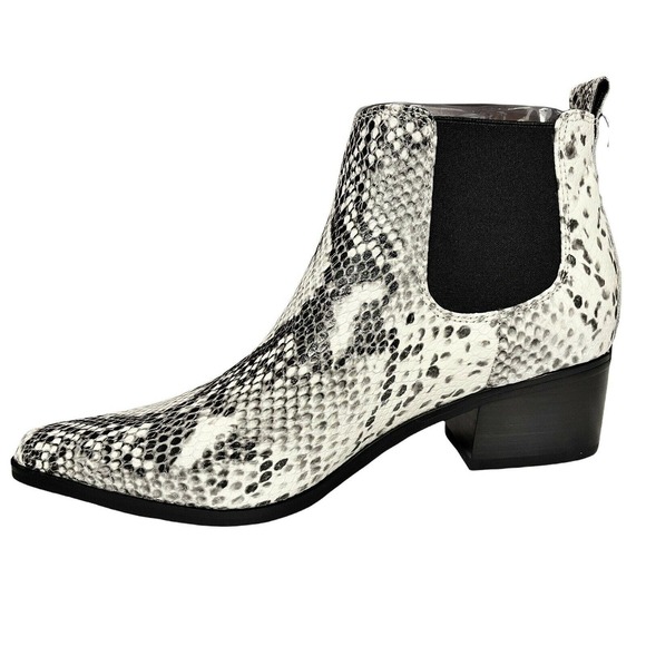 BLONDO Emelia Ankle Black White Snakeskin Waterproof Chelsea Ankle Boots 8M NIB - Picture 1 of 9